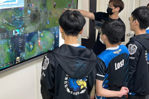 esports-1-620x330-1-300x200.png